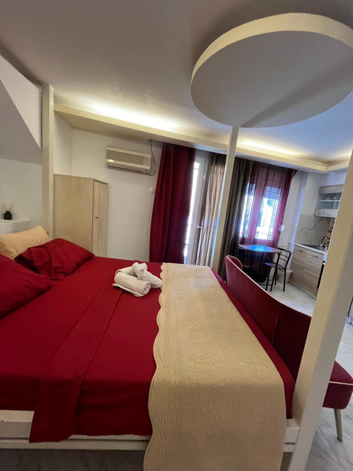 Papyrus City Centre Apartments Heraklion  ภายนอก รูปภาพ